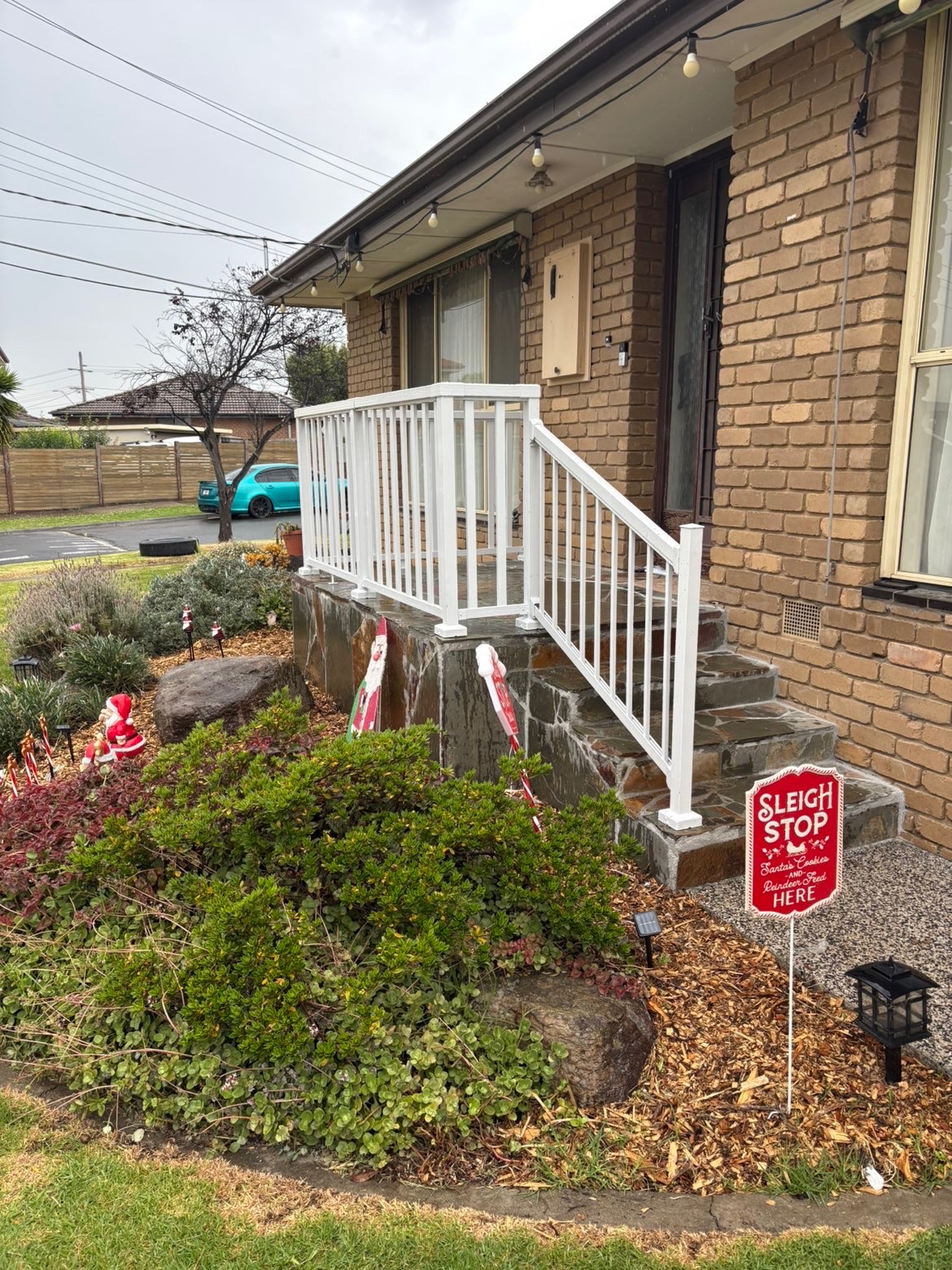Aluminium balustrade on front porch